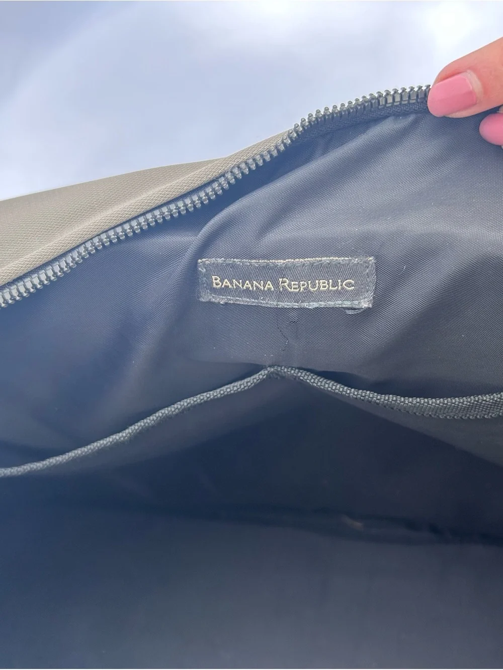 Banana Republic Gray Crossbody Messenger Bag - Modern Commuter Carry
